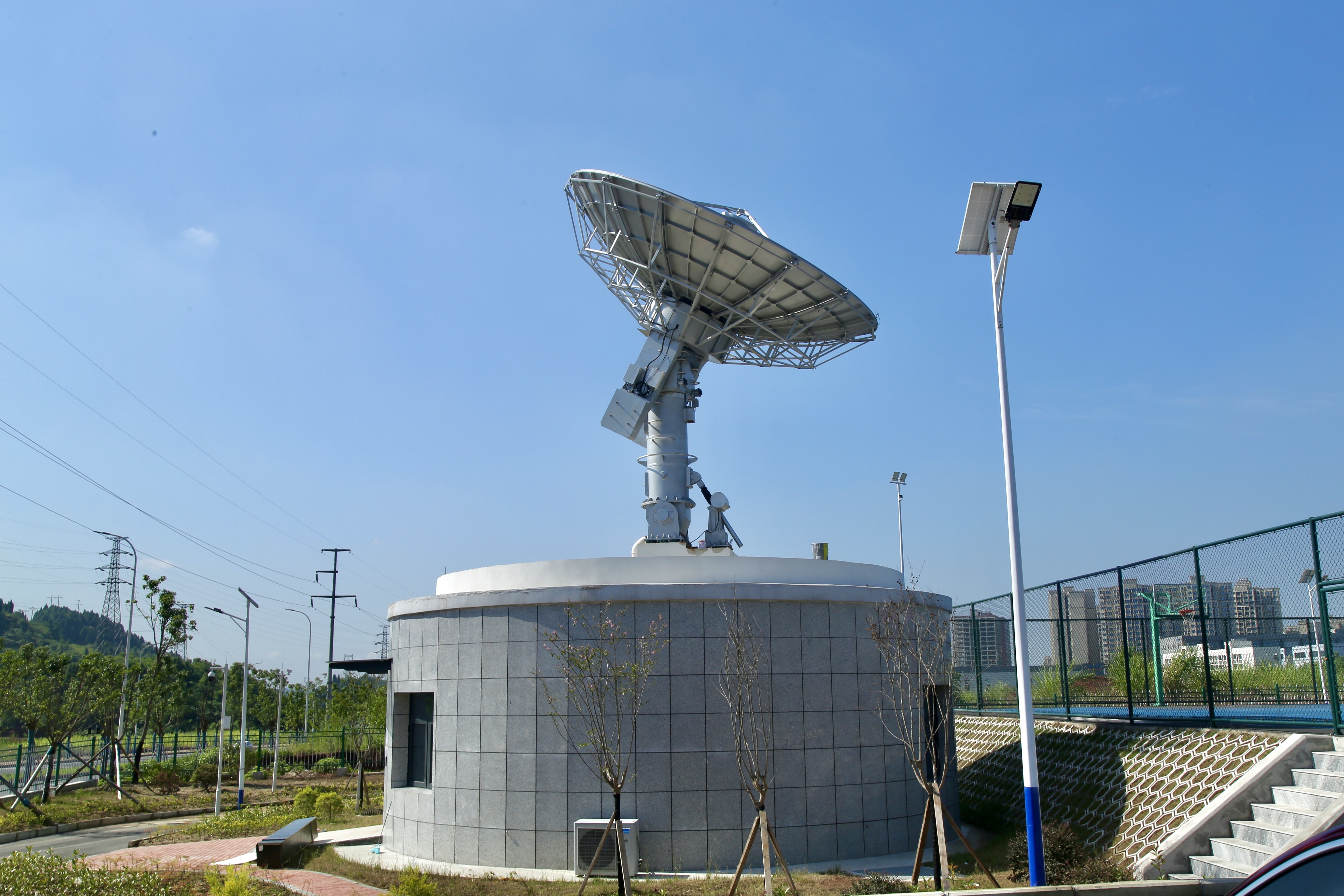 長(zhǎng)征六號(hào)運(yùn)載火箭首飛成功將20顆微小衛(wèi)星送入太空